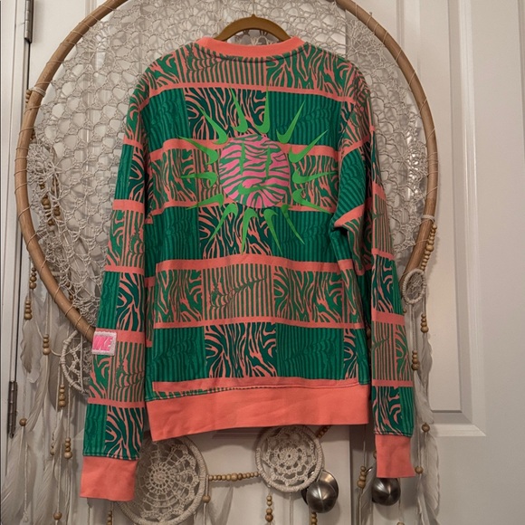 Nike NSW Club Fleece Adult Small Trippy Safari Sweatshirt Coral Chalk A00315 - Picture 2 of 9